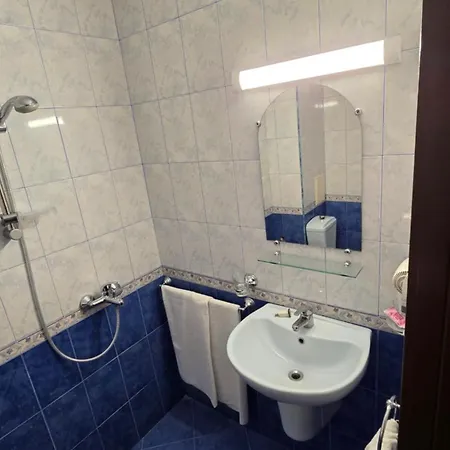 בית הארחה Excelsior Guest House רבדה