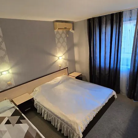 Excelsior Guest House 3* רבדה