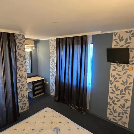 Excelsior Guest House רבדה