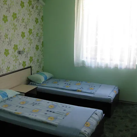 בית הארחה Excelsior Guest House רבדה
